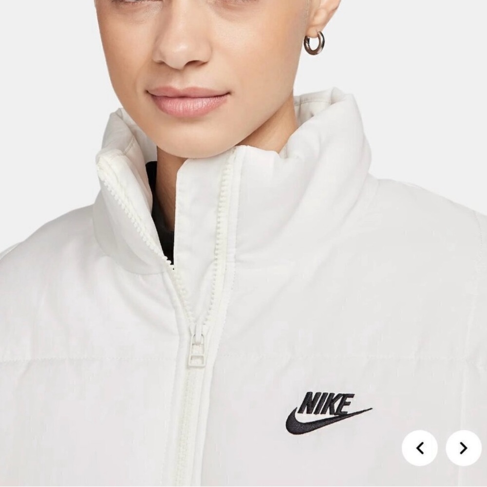 NWT Nike Women’s Sportswear Classic Puffer
Therma-FIT Loose Vest in Sail/Black - Picture 3 of 13
